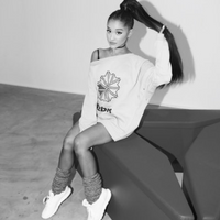 ArianaGrande10